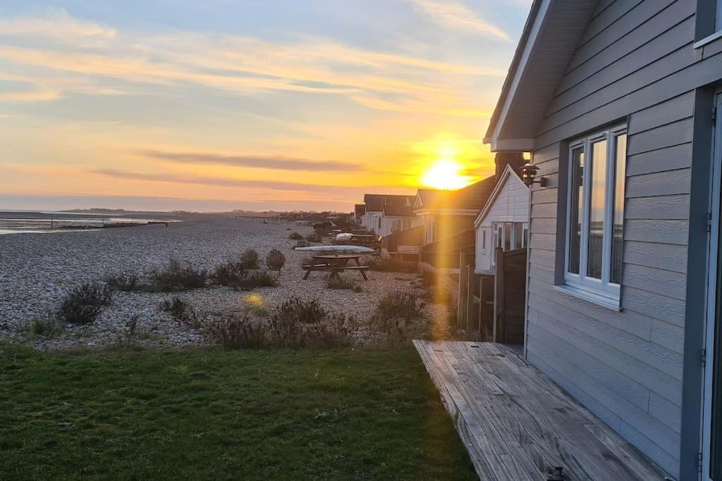 Wow I'M Living On The Beach. Luxury 4 Bed Sleeps 8 Pagham Eksteriør bilde