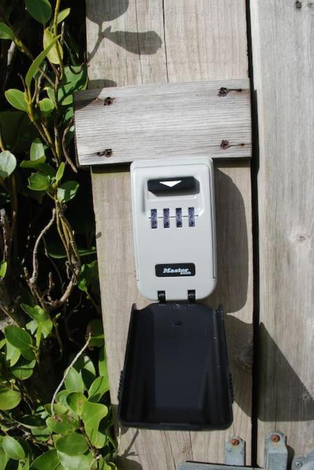 Wow I'M Living On The Beach. Luxury 4 Bed Sleeps 8 Pagham Eksteriør bilde