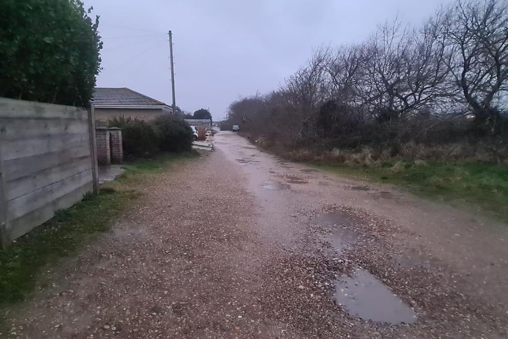 Wow I'M Living On The Beach. Luxury 4 Bed Sleeps 8 Pagham Eksteriør bilde