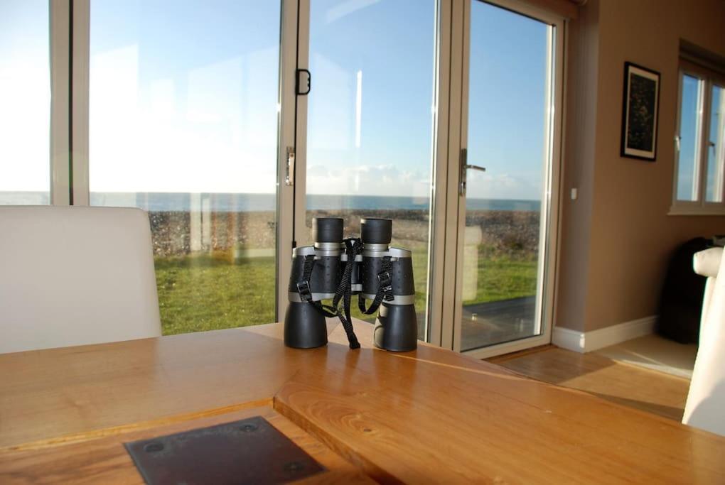 Wow I'M Living On The Beach. Luxury 4 Bed Sleeps 8 Pagham Eksteriør bilde