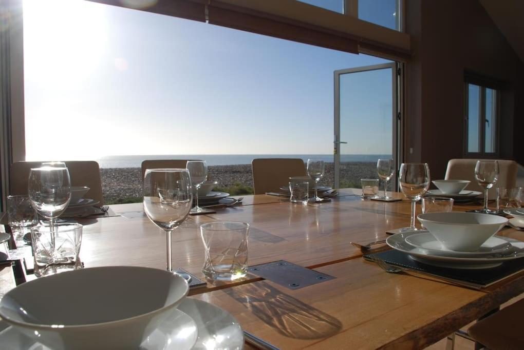 Wow I'M Living On The Beach. Luxury 4 Bed Sleeps 8 Pagham Eksteriør bilde